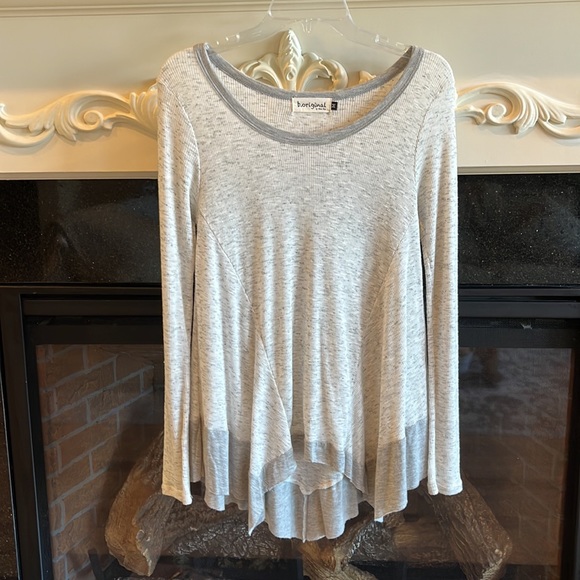 B Original Heather Gray Speckled Top Flowy Ruffle Hem Womens Medium - Picture 9 of 11